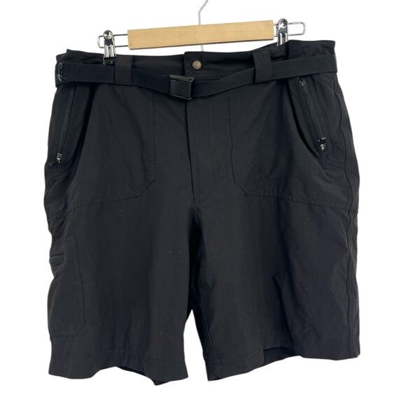 LL Bean Men’s Black Mountain Bike Padded Cycling Cargo Shorts Large - Picture 1 of 4